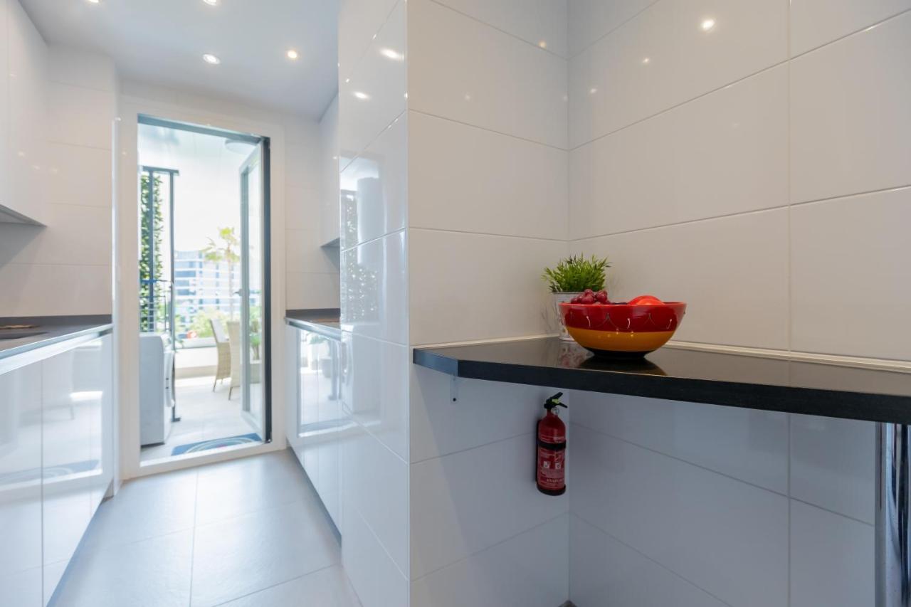 Marbella Luxury Brand New 2-Bedroom Apartment, 3 Min Walk To The Beach! エクステリア 写真